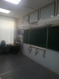 Используется специализированное программное обеспечение по всем разделам математики, имеется необходимый наглядно-иллюстративный материал обеспечивающий учебное-воспитательный процесс. Кабинеты обеспечены методическим и справочным материалом.